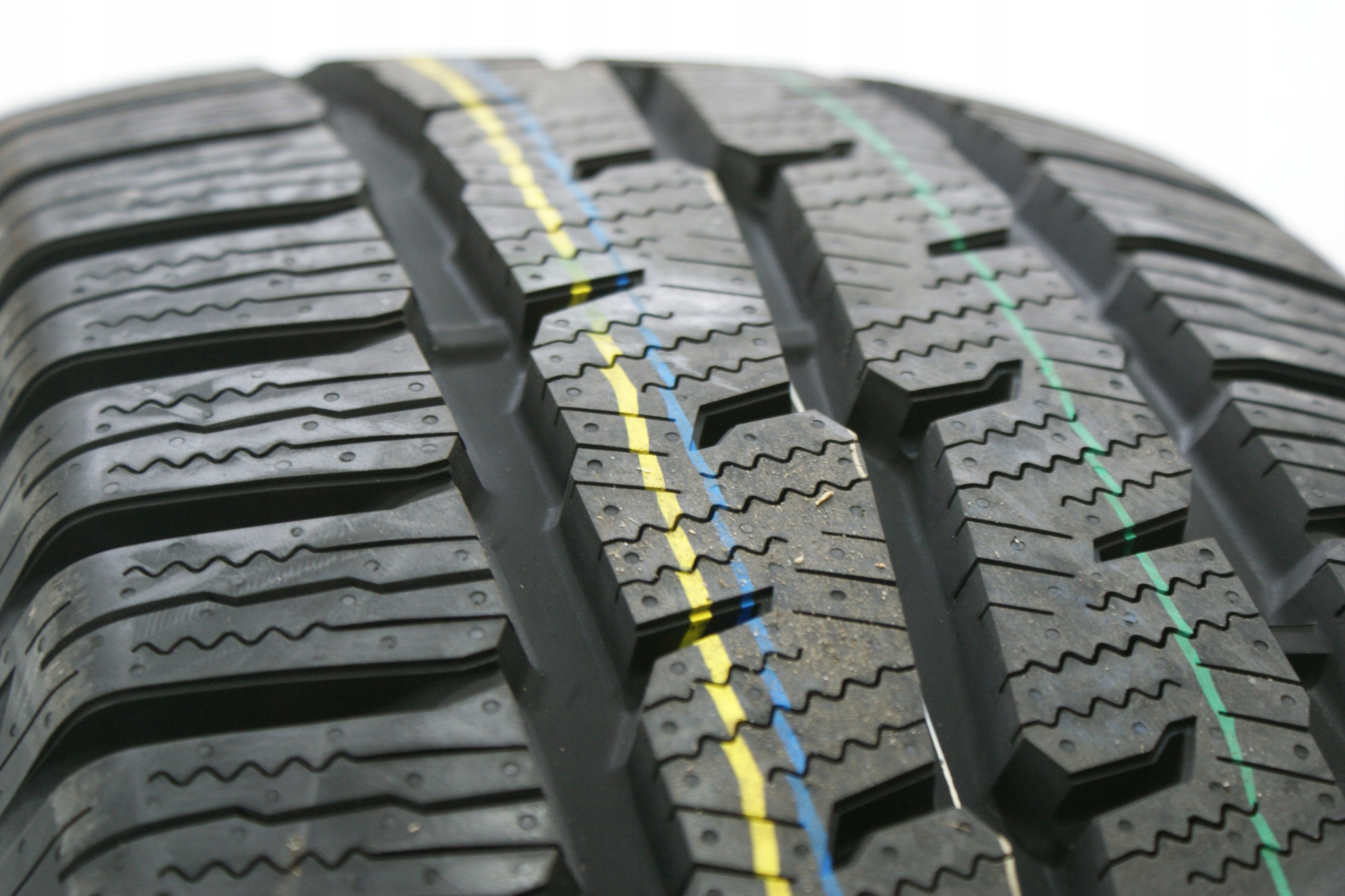 Toyo Observe VAN (3)